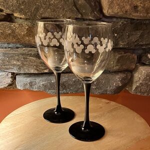 Stylish Black Stem Wine Glasses with White Design